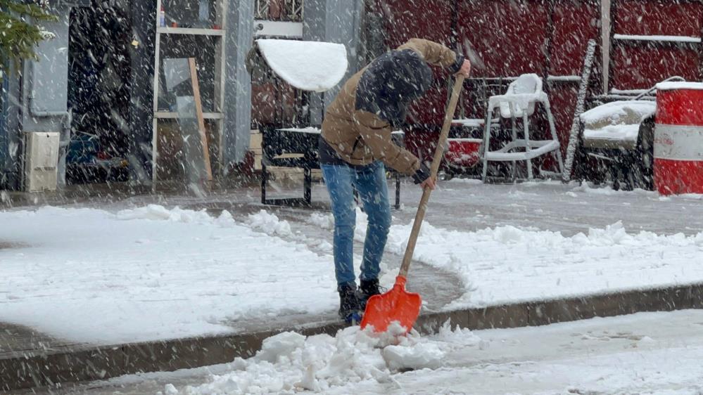 Sarıkamış'ta yoğun kar yağışı