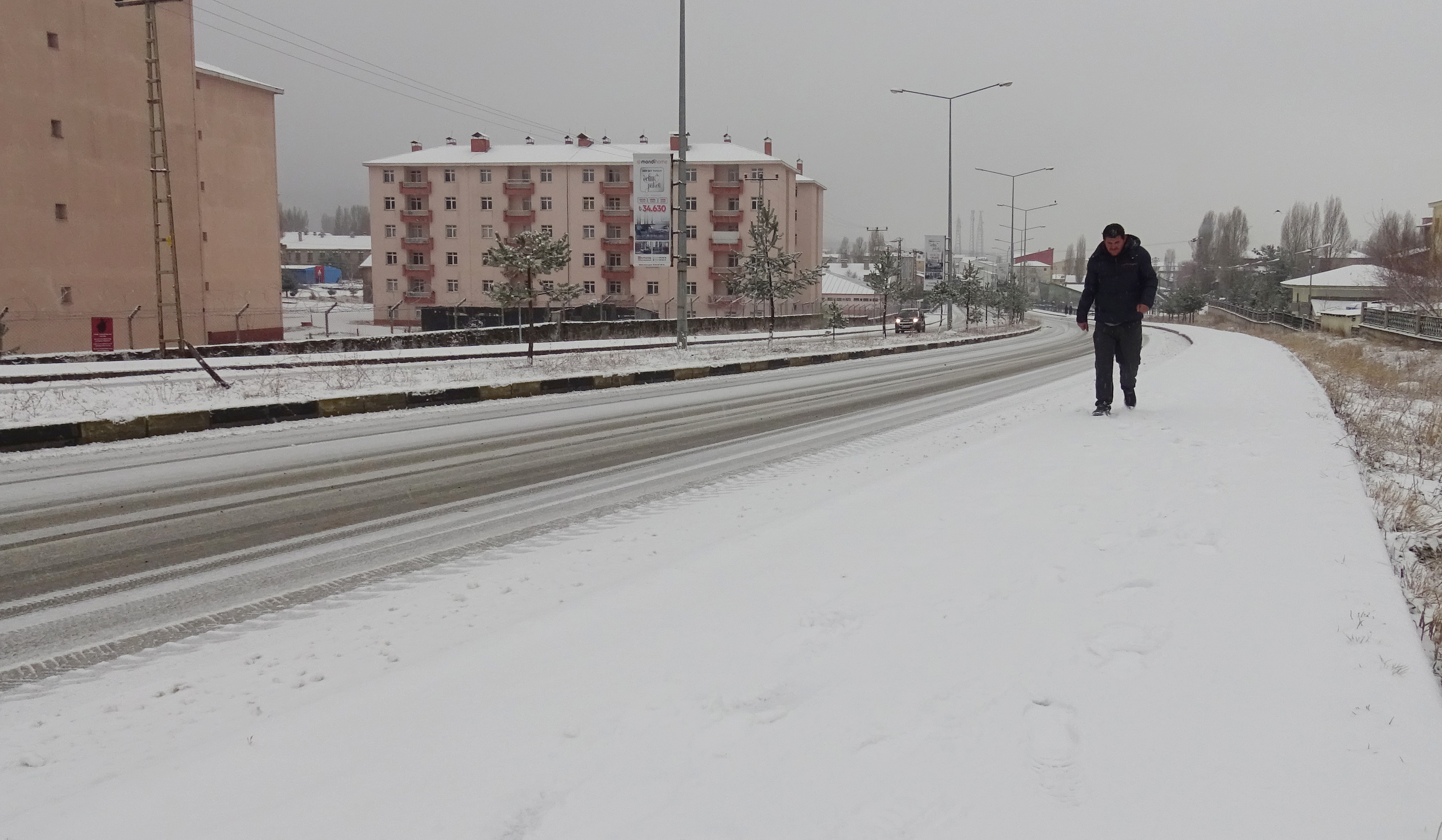 Cıbıltepe Kayak Merkezinde kar yağışı sevinçle karşılandı
