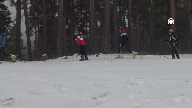 Cıbıltepe Kayak Merkezi'nde dağ kayakçıları sezonu açtı