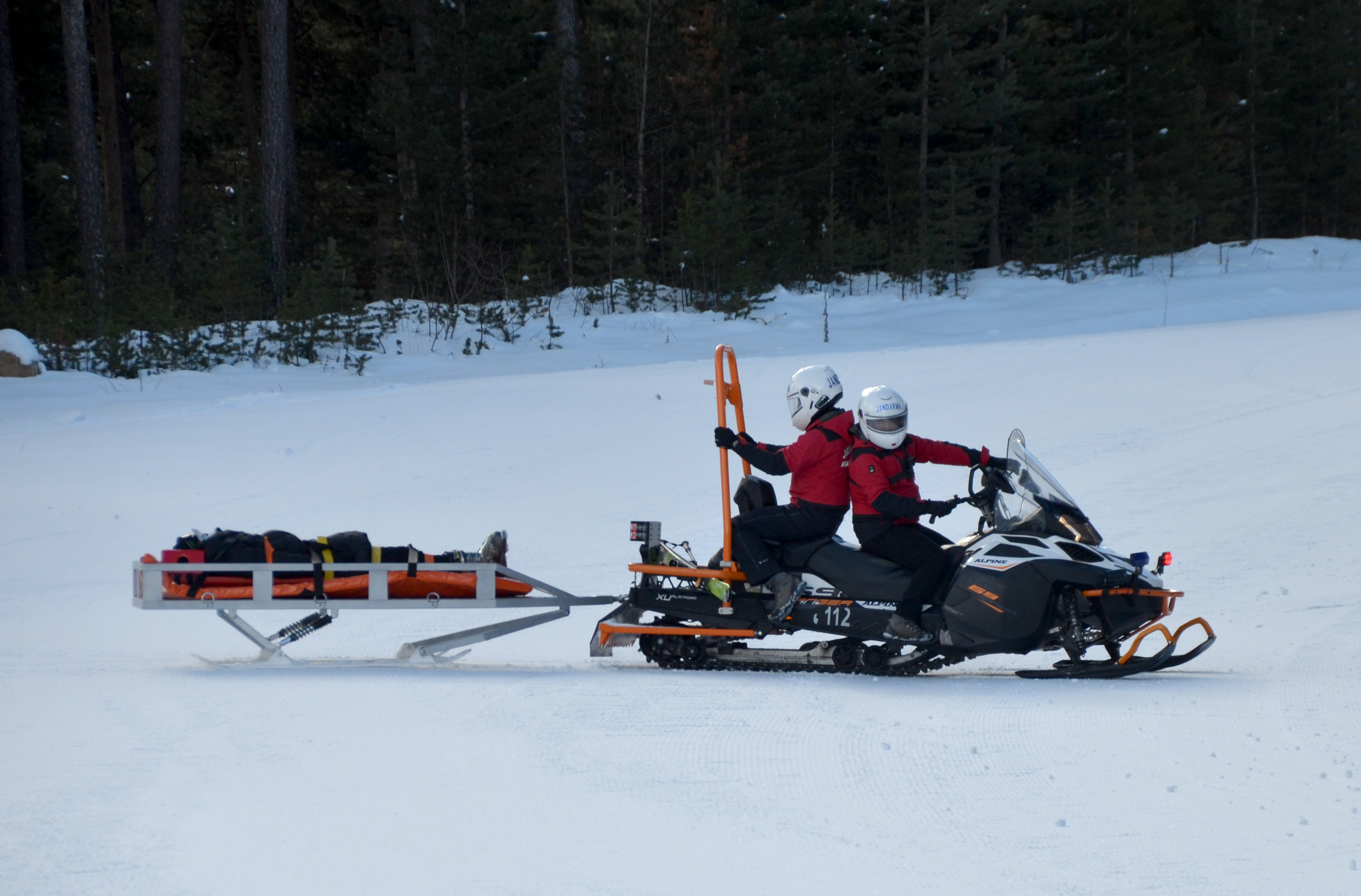 JAK timleri Cıbıltepe'de güvenli kayak tatili için hazır