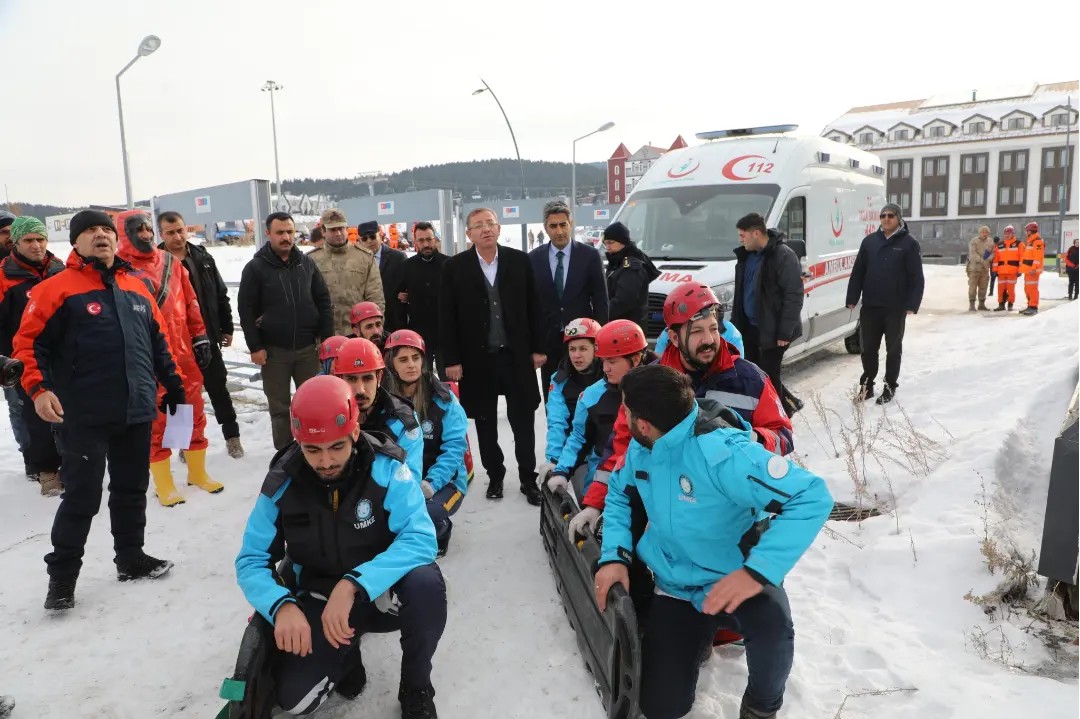 Sarıkamış Kayak Merkezi'nde nefes kesen tatbikat