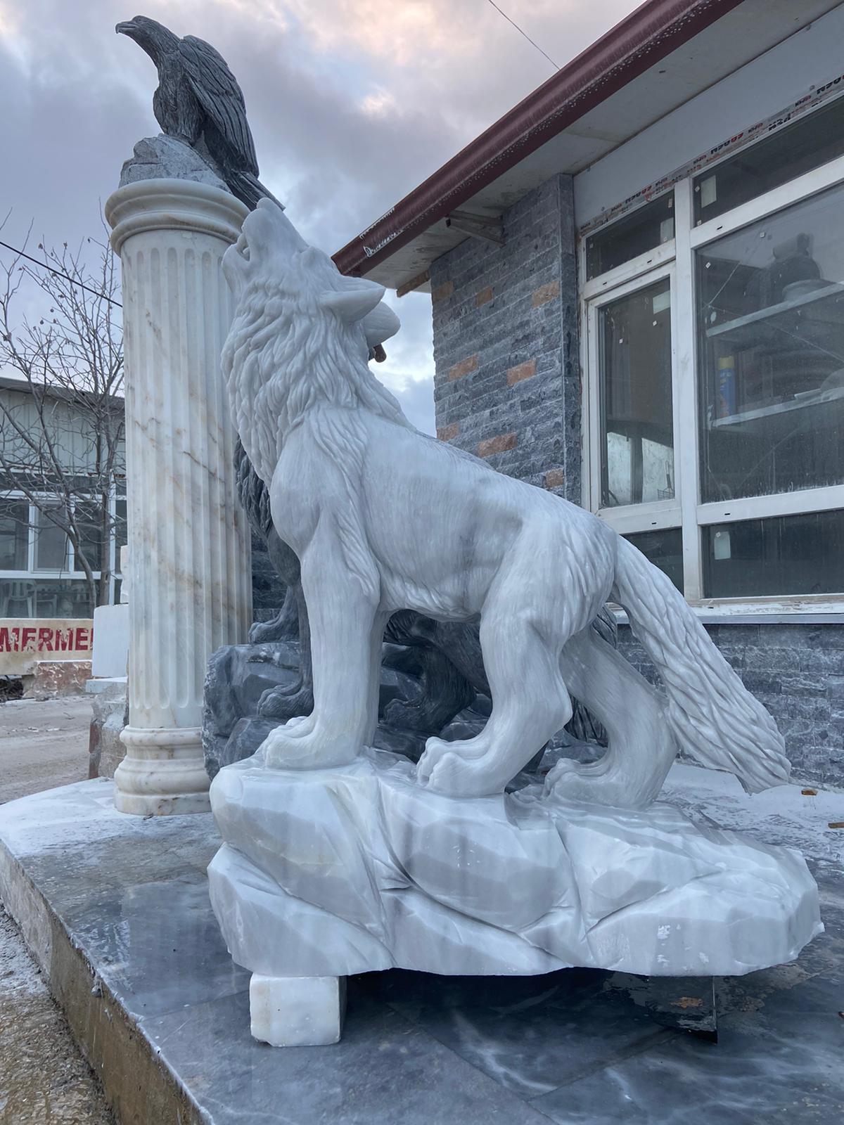“Şehitlerimizin anısına heykel yapacağım”
