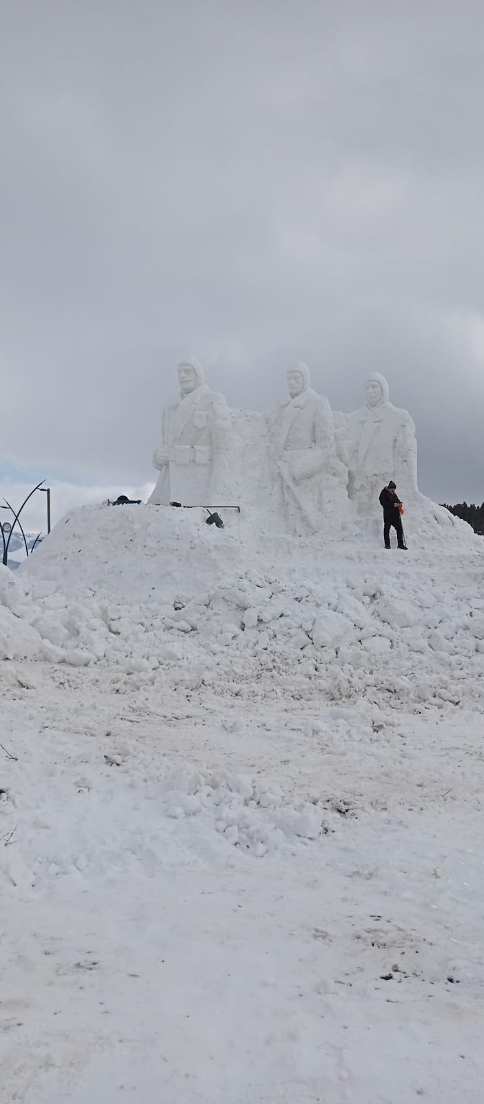 Kardan heykeller açılışa hazır
