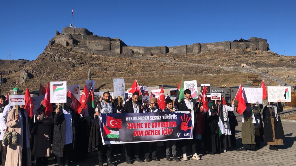 “Sabırla ve azimle zulme karşı duranlar olacağız”