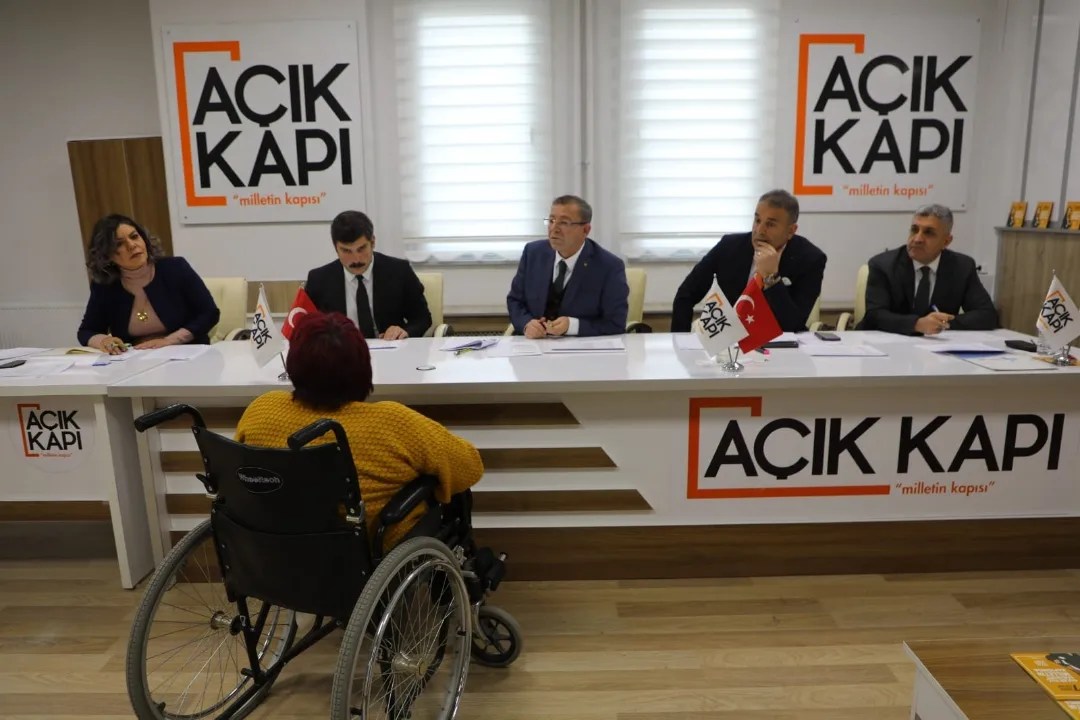 Kars Açık Kapı hizmete devam ediyor
