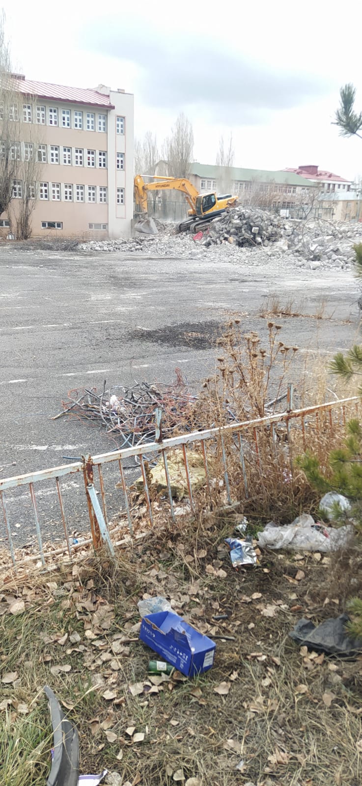 Kars Şehit Okan Koç İmam Hatip Ortaokul binası yıkıldı