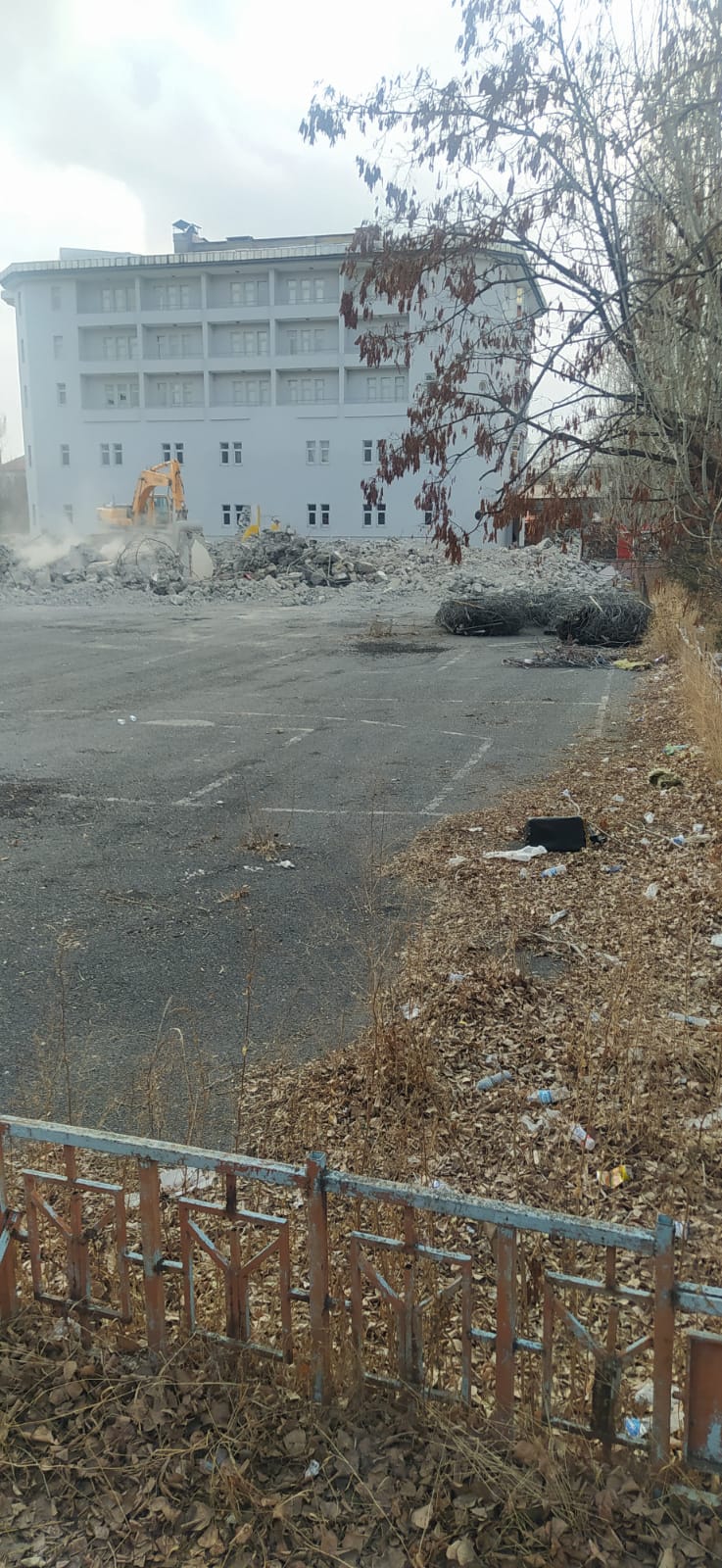 Kars Şehit Okan Koç İmam Hatip Ortaokul binası yıkıldı