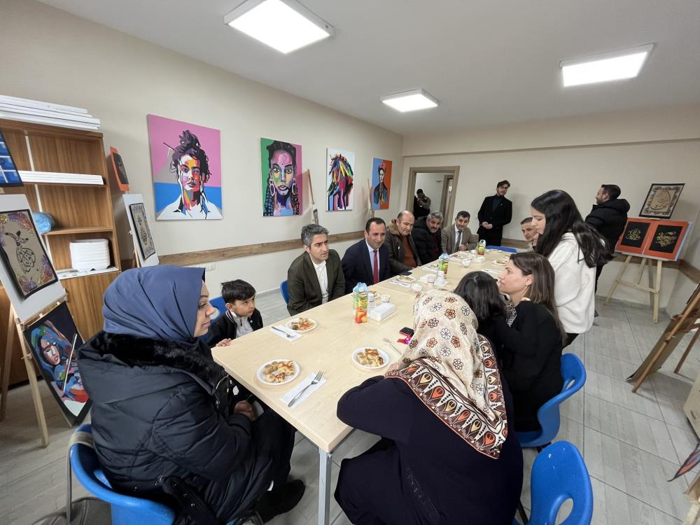 Sarıkamış'ta kütüphane açılışı yapıldı