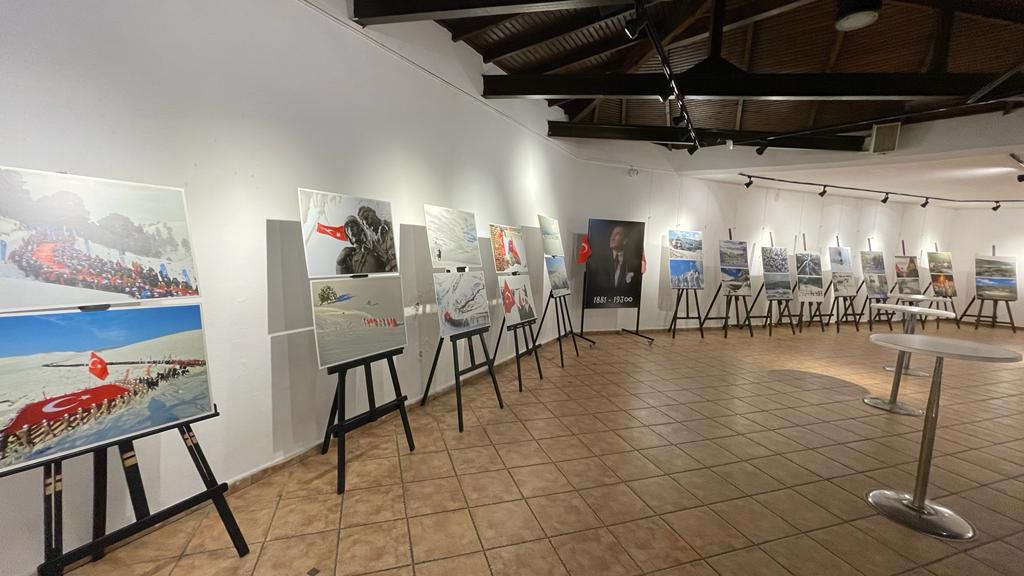 Sarıkamış'ta "Beyaz Hüzün" sergisi İzmit'te ilgi gördü