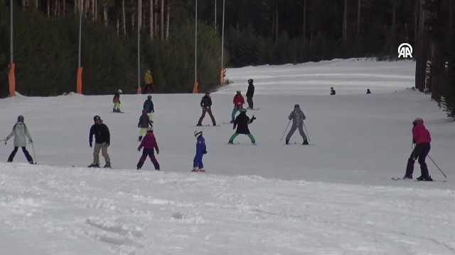 Sarıkamış kayak merkezi tatilde öğrencileri bekliyor