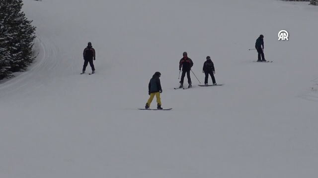 Sarıkamış kayak merkezi tatilde öğrencileri bekliyor