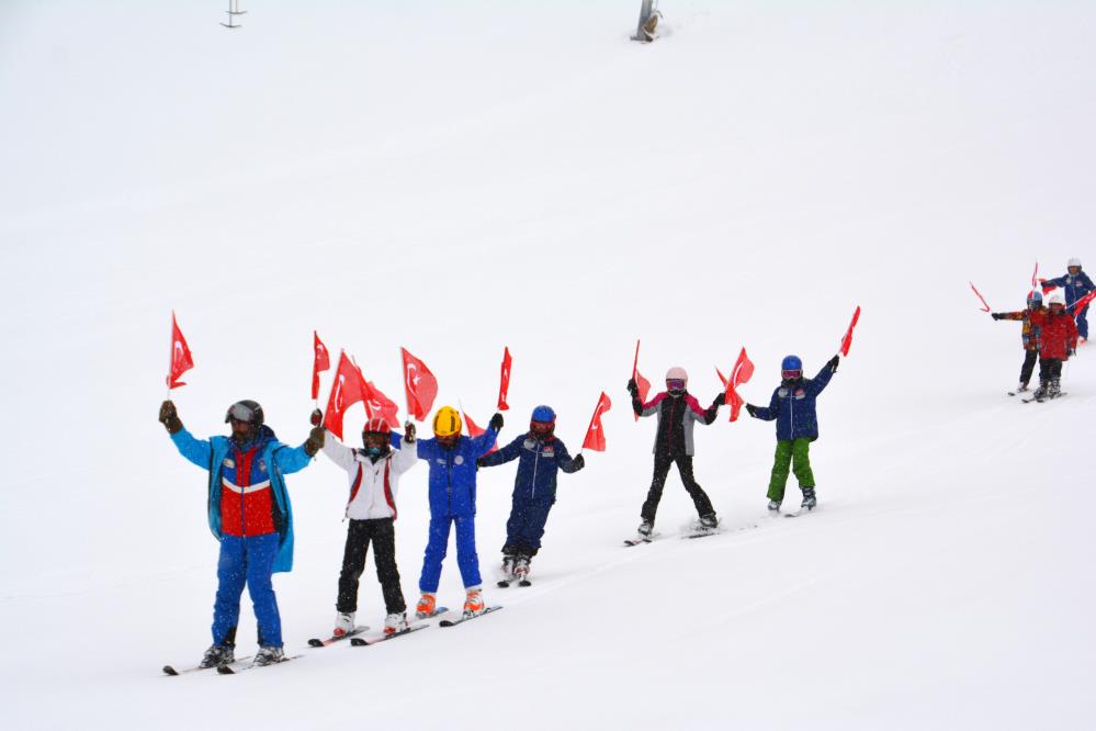 Karın yıldızları Sarıkamış'ta