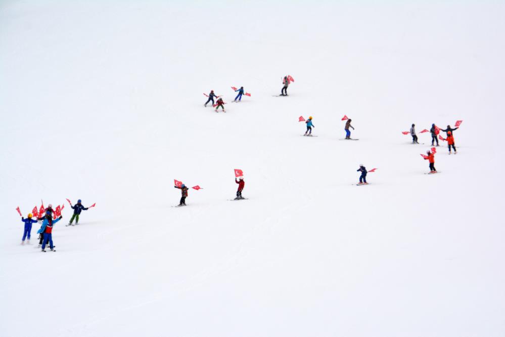 Karın yıldızları Sarıkamış'ta