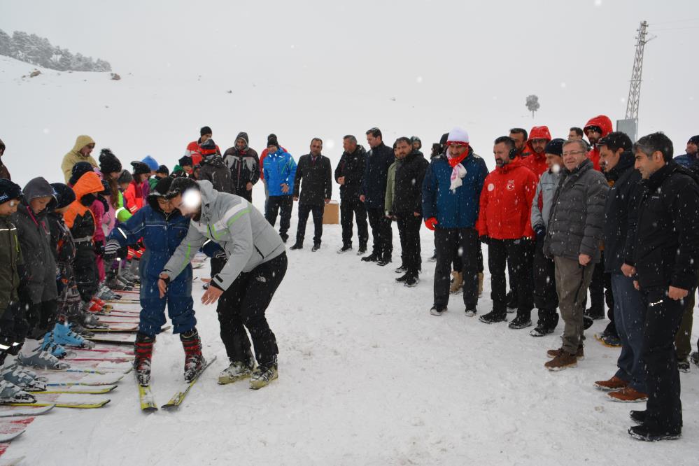 Karın yıldızları Sarıkamış'ta