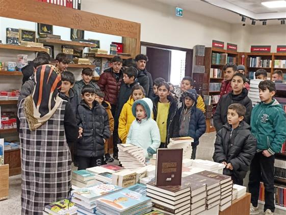 Susuzlu gençler Kars’ın tarihi yerlerini gezdi