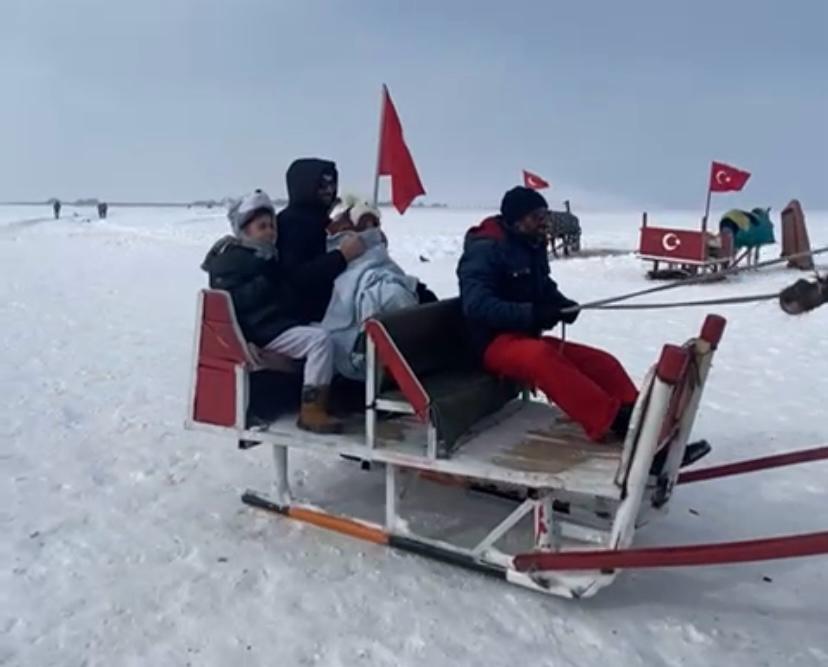 AB Büyükelçilik çalışanları Çıldır Gölü'nde eğlendiler