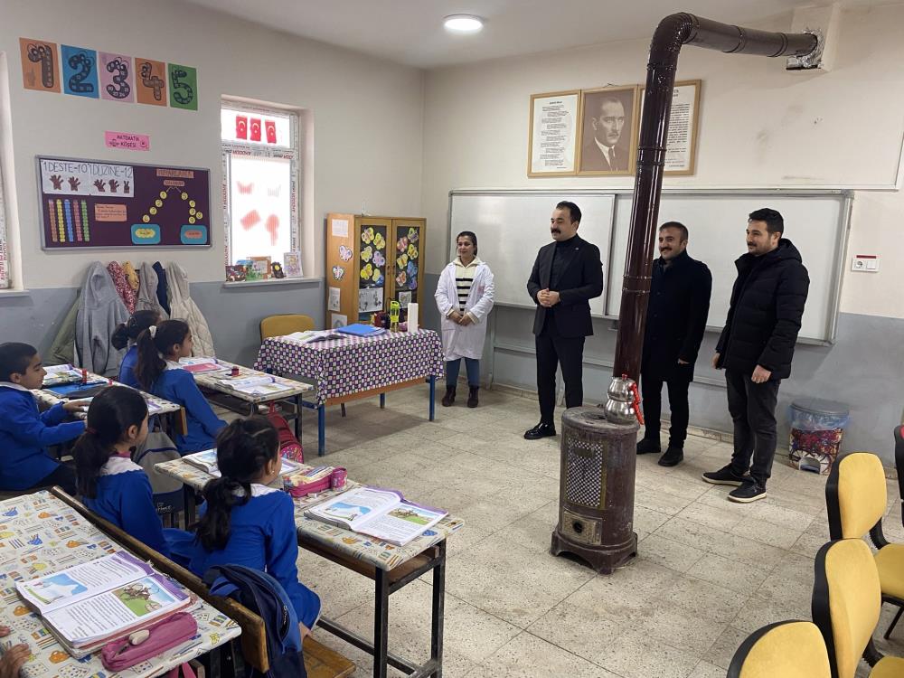 Digorlu öğrenciler hem okuyor hem de eğleniyor