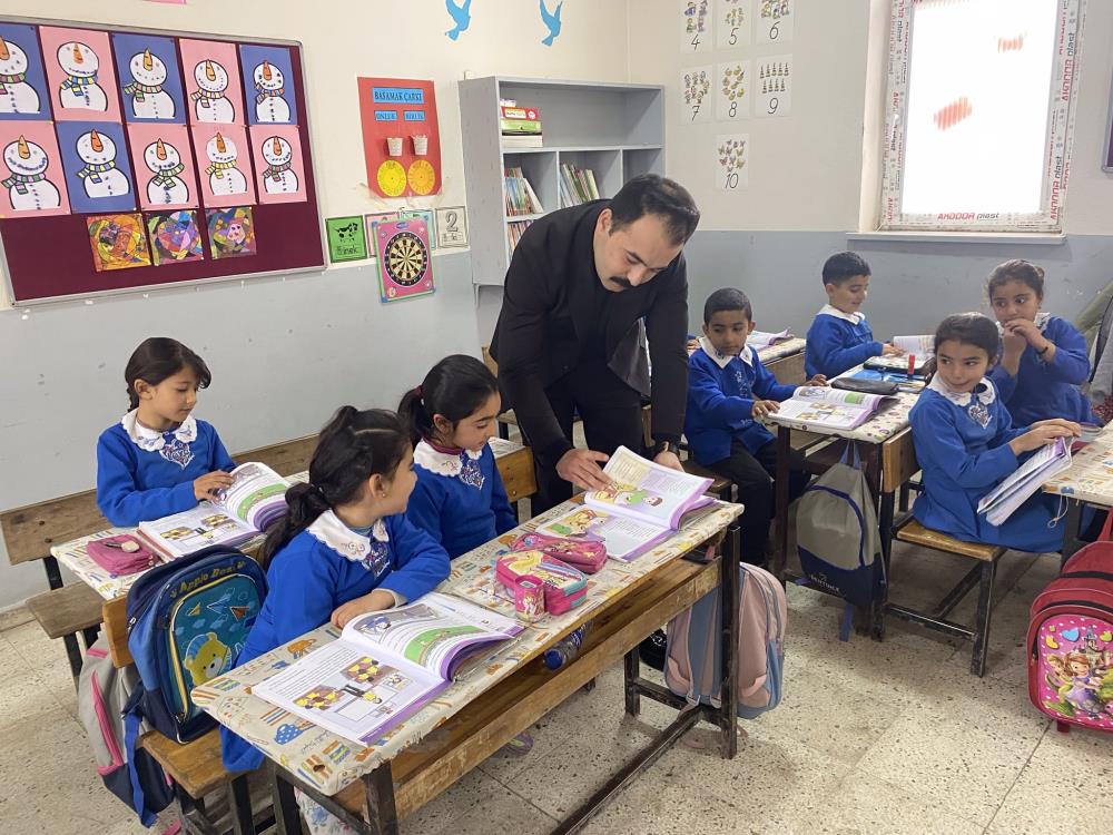 Digorlu öğrenciler hem okuyor hem de eğleniyor