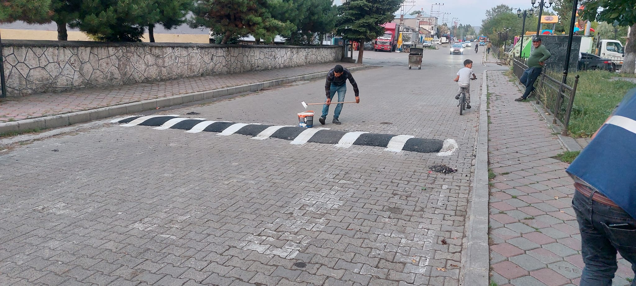 Okul geçitlerine hız kesici kasisler yapıldı