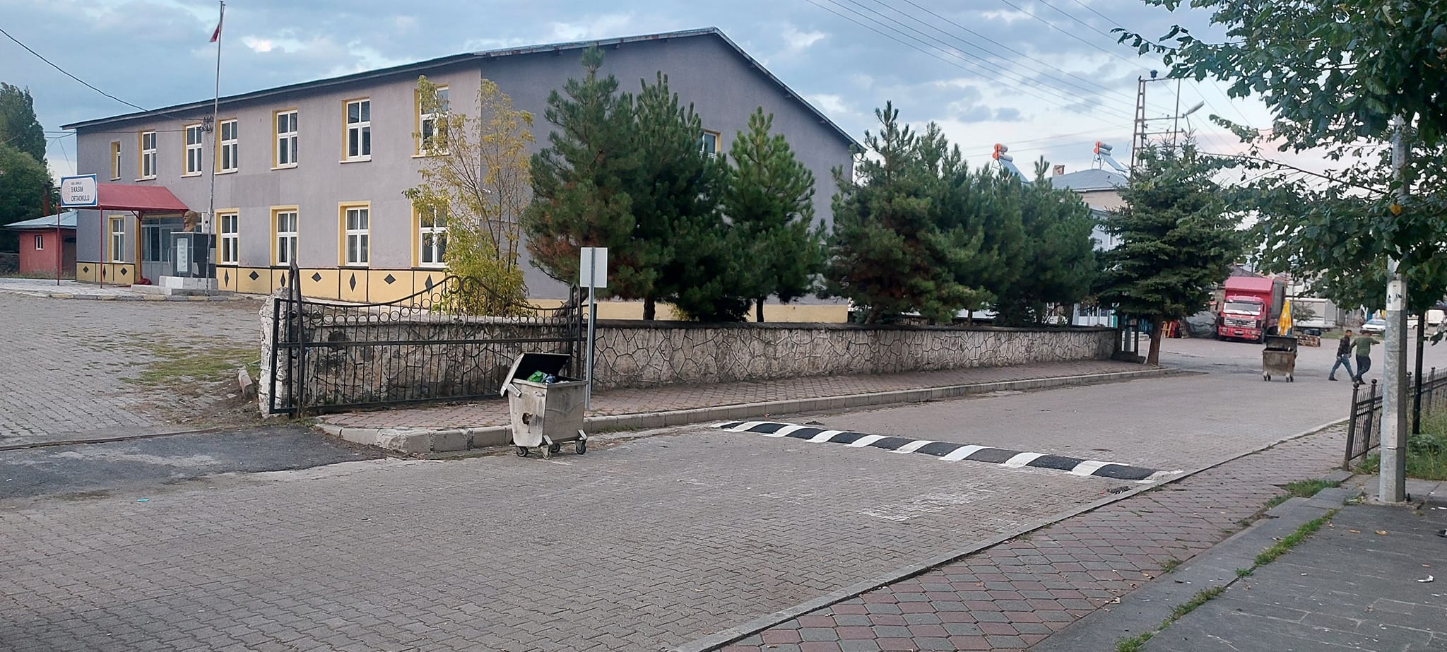 Okul geçitlerine hız kesici kasisler yapıldı