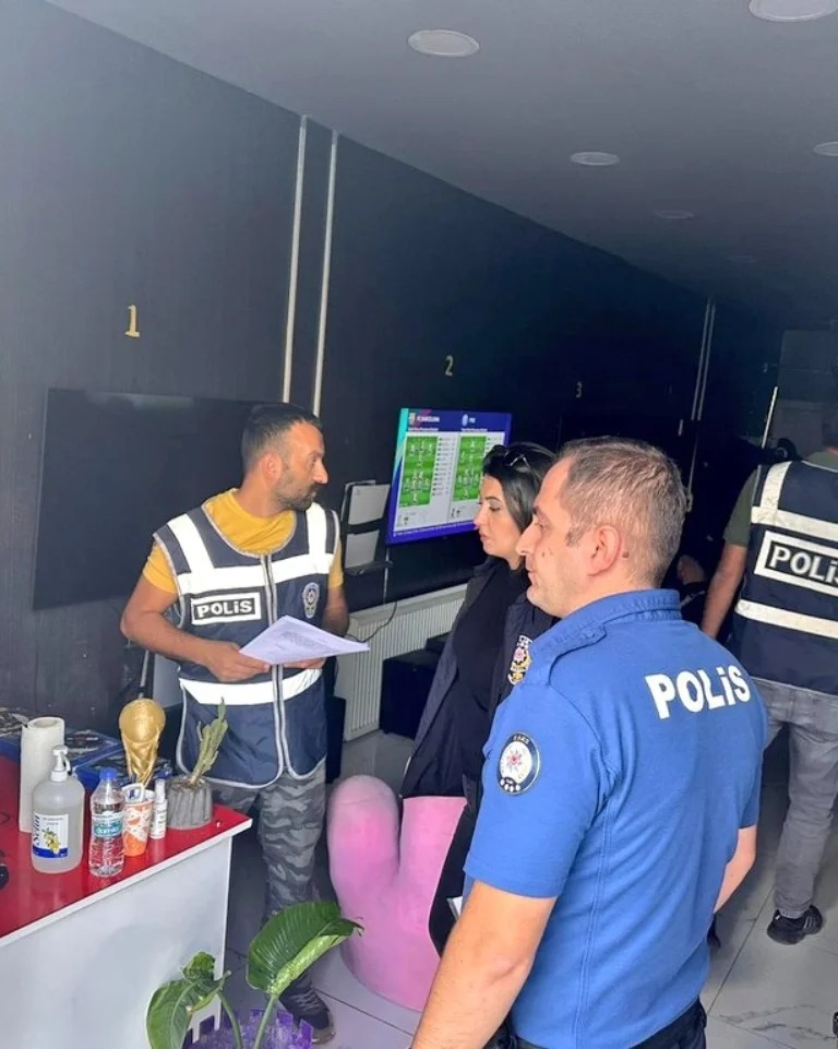 Kars'ta okul çevrelerinde denetimler yapıldı