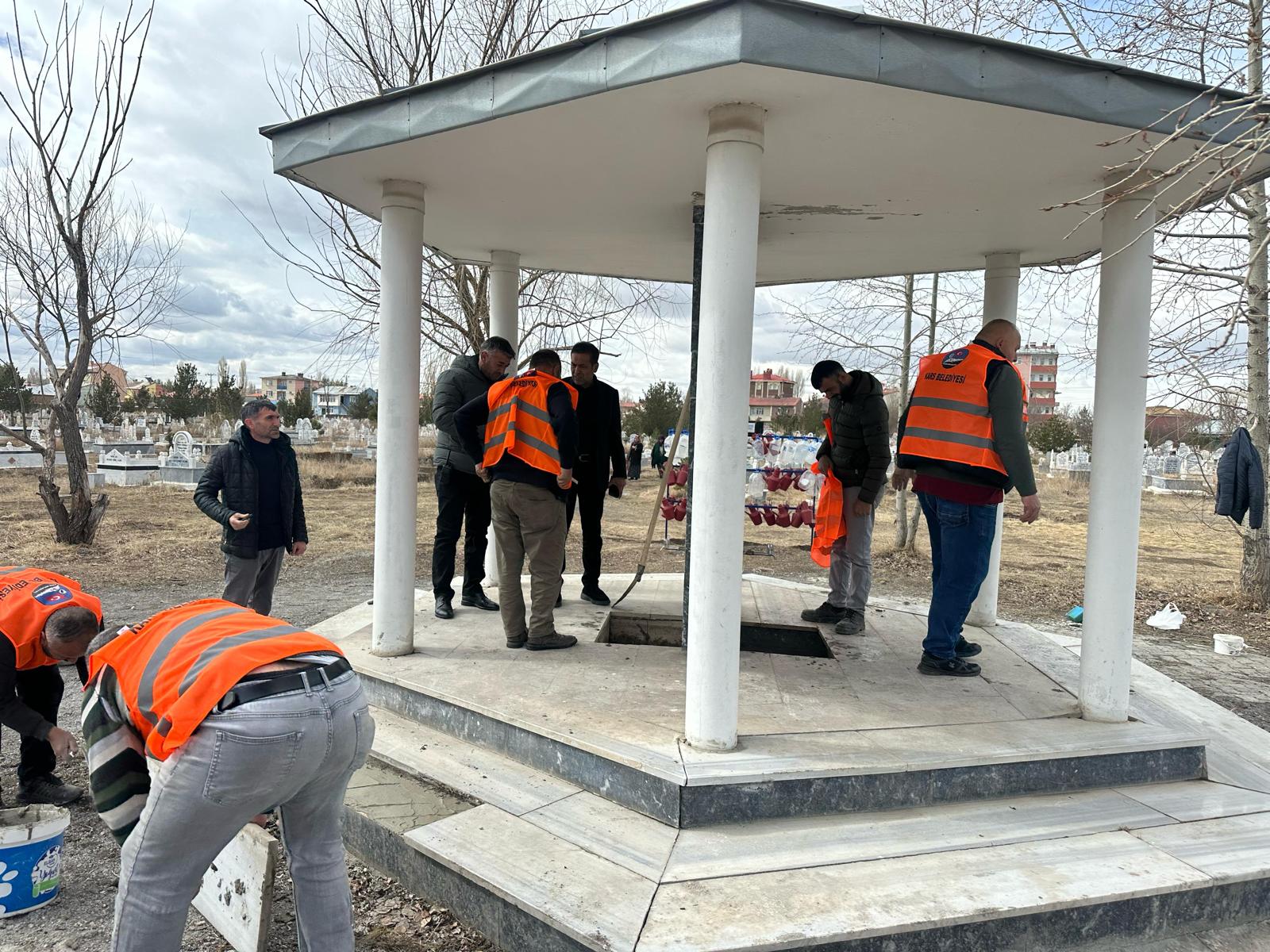 Kars Belediyesi bayram öncesi temizlik çalışmalarına başladı