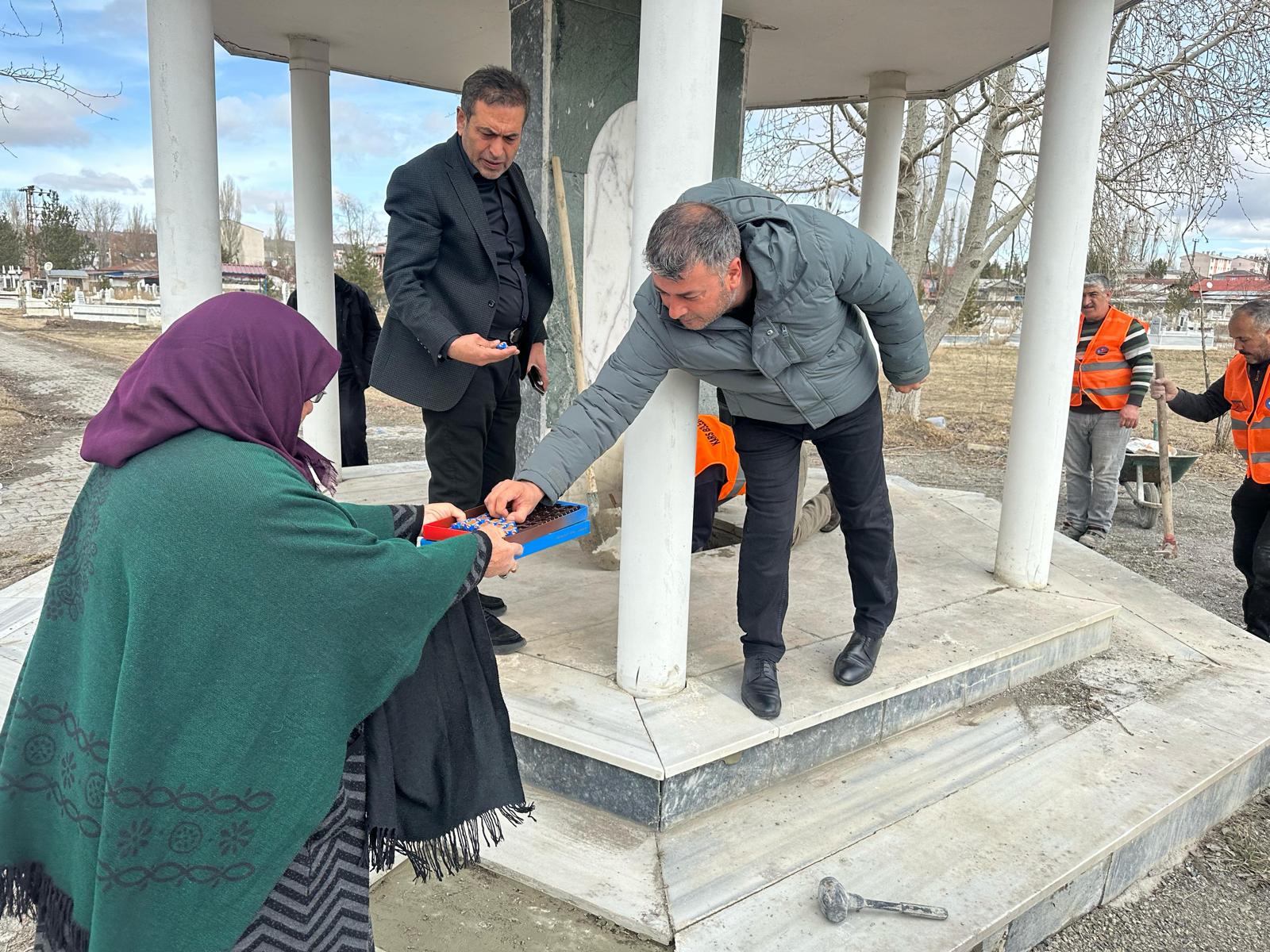 Kars Belediyesi bayram öncesi temizlik çalışmalarına başladı