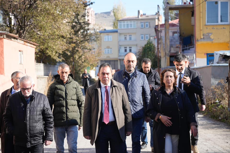 Başkan Senger, Merkez Mahallesinde