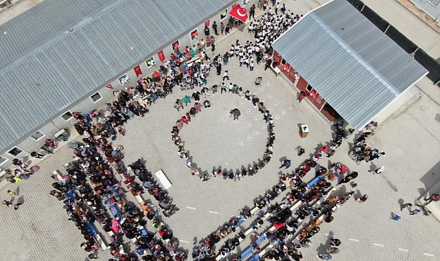 Ahıska Türkü öğrencilerden coşkulu ‘23 Nisan’ kutlaması