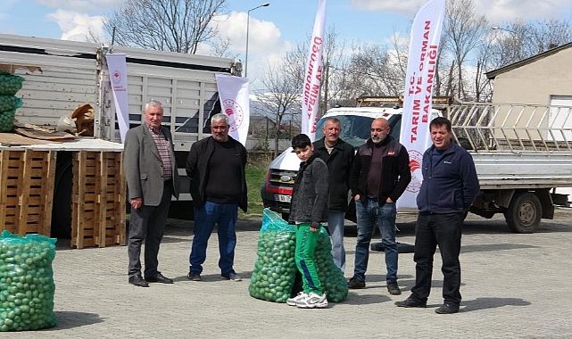  Ardahanlı çiftçilere kavılca buğdayı tohumu ve tohumluk patates dağıtıldı