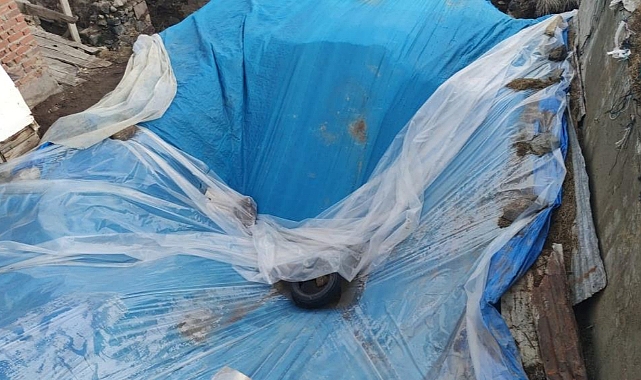  Aşkale'de yağışlar ahırın çökmesine neden oldu