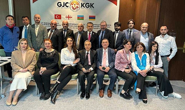 Azerbaycanlı ve Ermenistanlı gazetecilerin tarihi buluşması