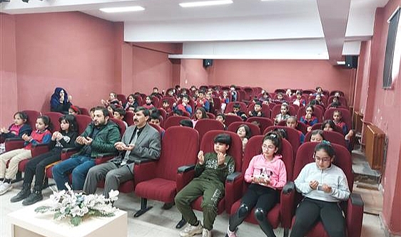 Çocuklar için değerle eğitimi konferansı düzenlendi