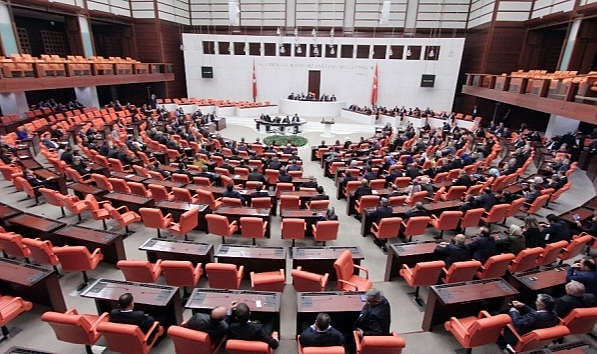 Deprem Araştırma Raporu TBMM Başkanlığı'na sunuldu