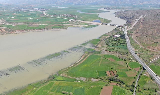 Emekleri sular altında kaldı