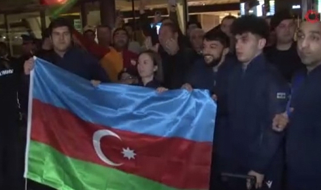 Ermenistan'daki Avrupa Halter Şampiyonası'ndan geri çekilen Azerbaycanlı sporcular Bakü'ye geldi