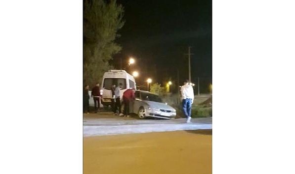 Iğdır'da yol vermeye çalışan otomobil kaza yaptı