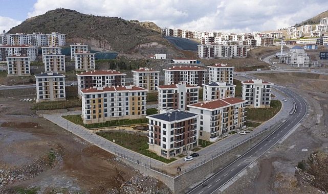 İzmir'de 365 gün içinde deprem yaraları sarıldı