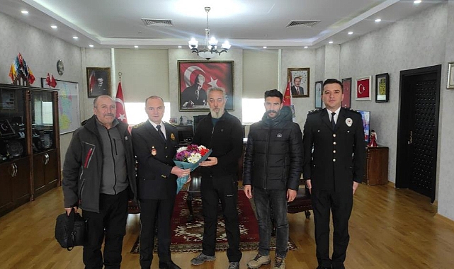 Kars’ta, gazeteciler Polis Haftasını kutladı