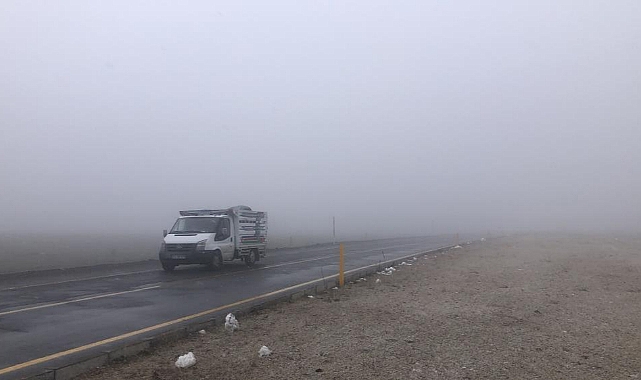  Kars'ta kar yağışı ve sis ulaşımı olumsuz etkiliyor