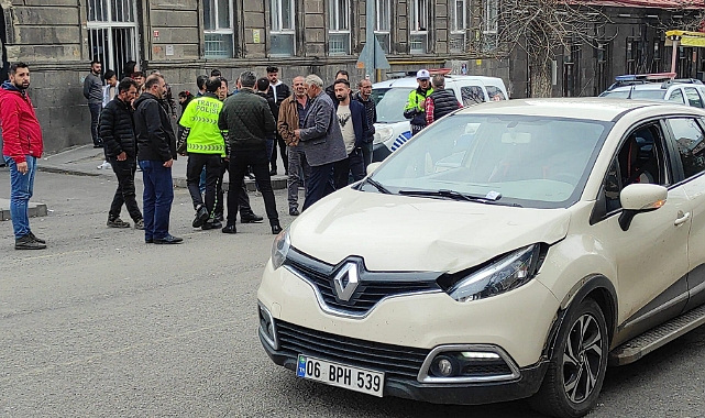 Kars'ta okul önünde otomobilin çarptığı 13 yaşındaki öğrenci yaralandı