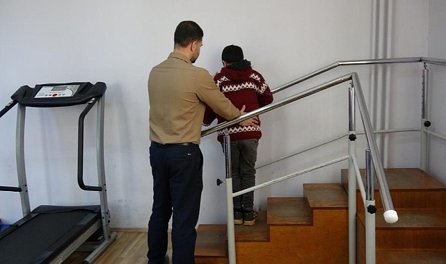  Masa başında çalışanlar dikkat: Skolyoz hastalığının birçok hastalığı tetikliyor