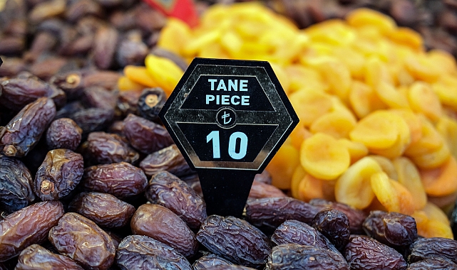 Tadımlık hurma tarih oldu; tanesi artık 10 TL