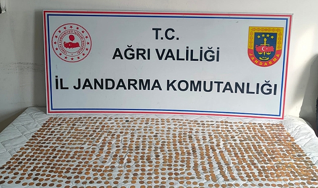 Tır dorsesinin yedek lastiğinde 1245 altın sikke ele geçirildi