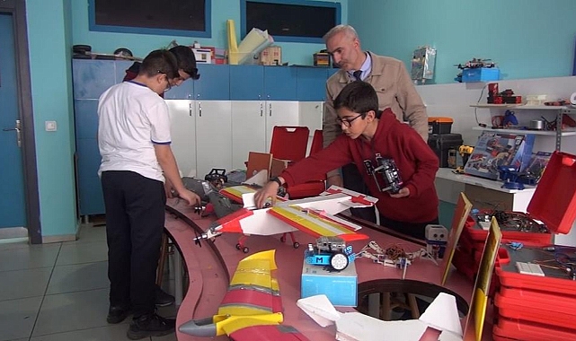 Vanlı öğrenciler kendi insansız kargo uçağını tasarlıyor