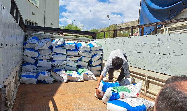 Adilcevaz'da 36 çiftçiye 12 bin 800 kilogram fasulye tohumu dağıtıldı