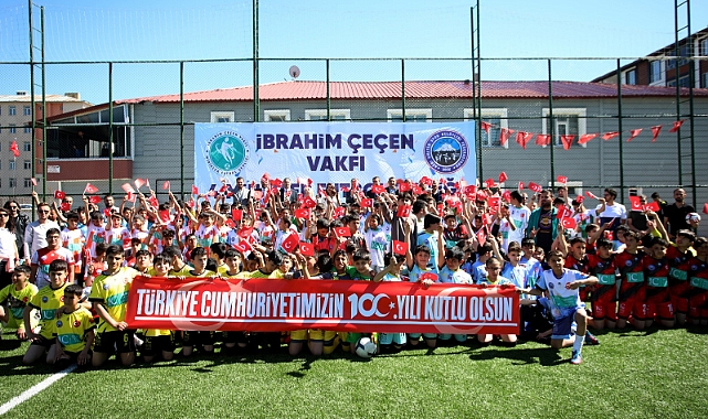 Ağrı'da "4. Minikler Futbol Şenliği" başladı