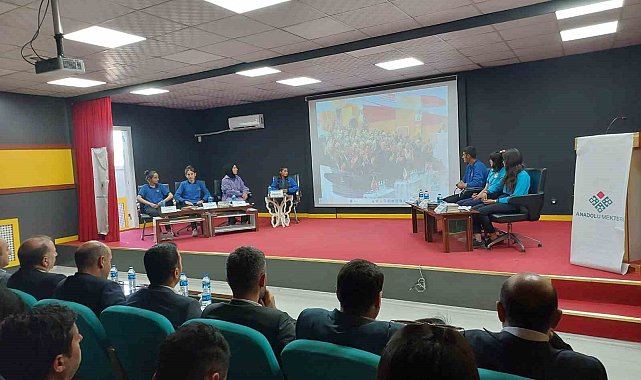 Ağrı'da "Anadolu Mektebi Yazar Okumaları" projesi paneli düzenlendi