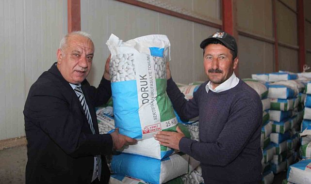 Ahlat'ta 87 çiftçiye 34 ton sertifikalı kuru fasulye tohumu dağıtıldı
