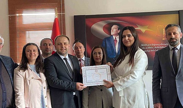 AK Parti Ardahan Milletvekili Kaan Koç mazbatasını aldı